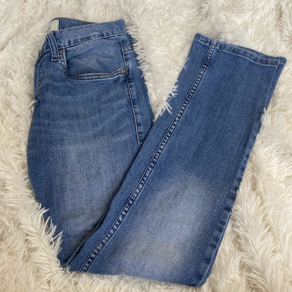 Levi’s 511 skinny jeans size 28.